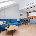 Saint Florian's - Old Town Luxury - By Upstairs Apartamento