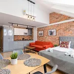 Saint Florian's - Old Town Luxury - By Upstairs Apartment