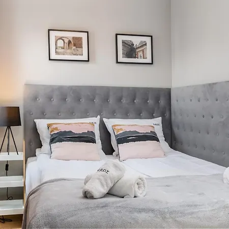 Saint Florian's - Old Town Luxury - By Upstairs Apartamento Cracovia