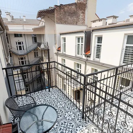 Saint Florian's - Old Town Luxury - By Upstairs Appartement