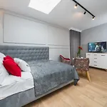 Saint Florian's - Old Town Luxury - By Upstairs Cracovie