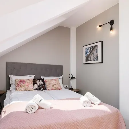 Saint Florian's - Old Town Luxury - By Upstairs