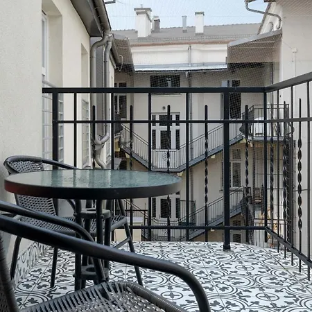 Saint Florian's - Old Town Luxury - By Upstairs 아파트 크라쿠프